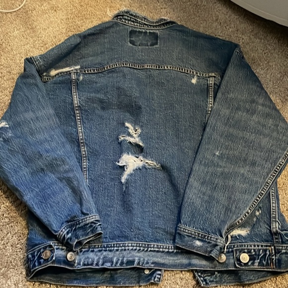 American Eagle oversized distressed denim jacket - Picture 3 of 4